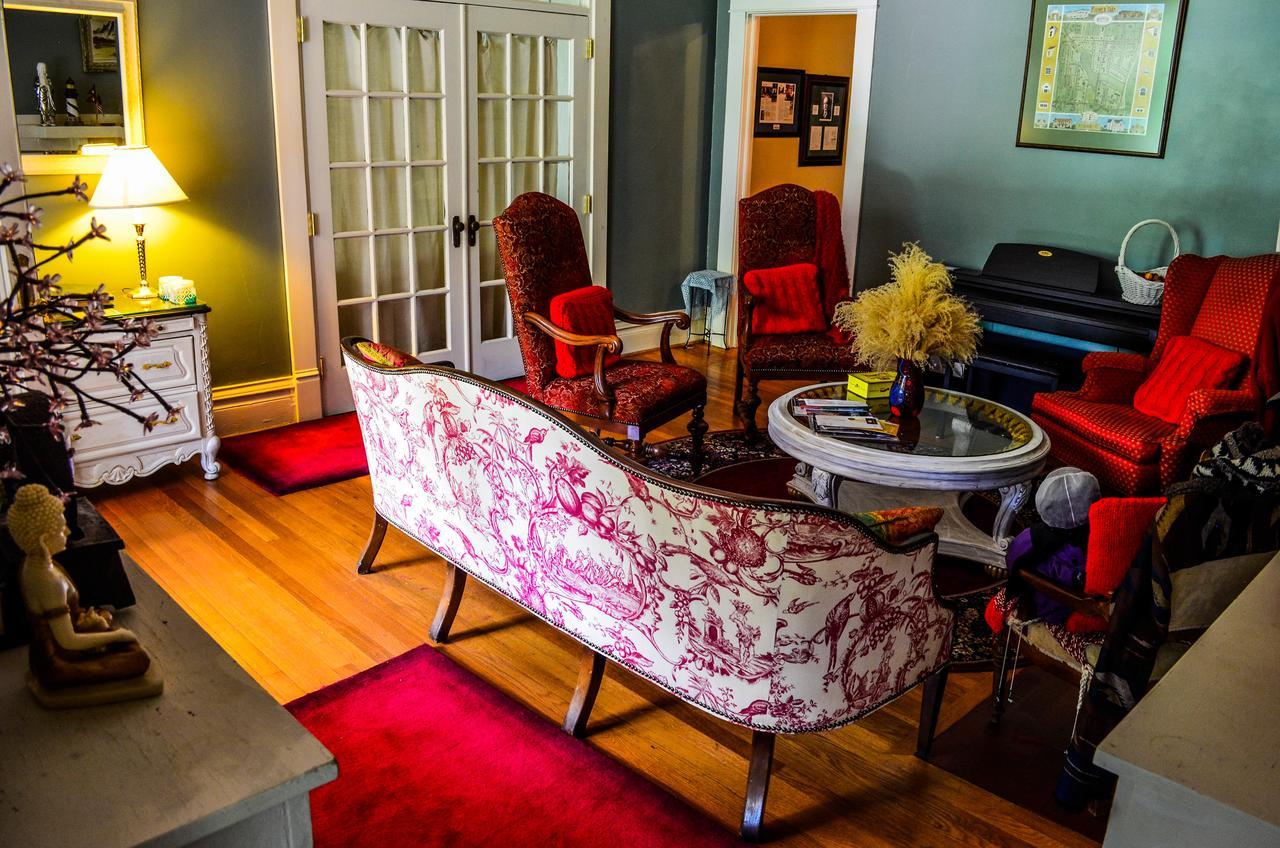 Greenwood Bed & Breakfast Ґрінсборо Екстер'єр фото